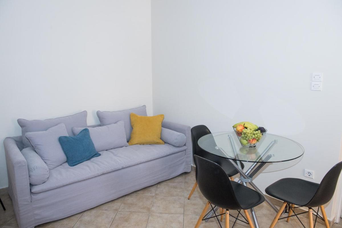 A Beautifull 2Nd Floor Apartment Close To The Port Kalamata Extérieur photo